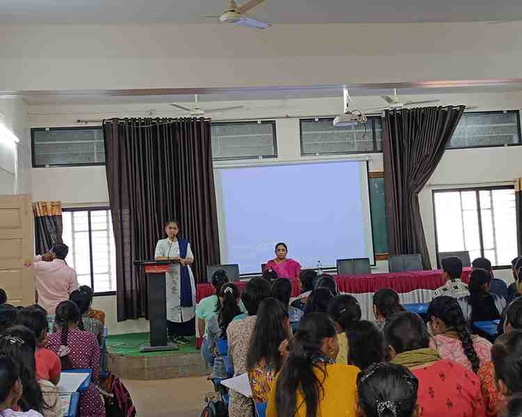 Seminar on Payroll for Bcom Department in Vyanktesh Mahavidyalay Ichalkaranji 